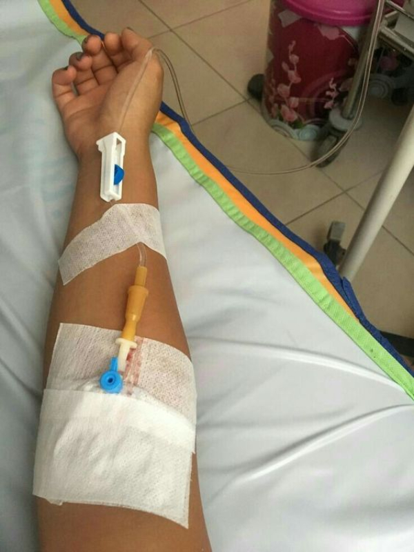 Tổng hợp 93+ ảnh truyền nước biển ở tay con gái đẹp nhất