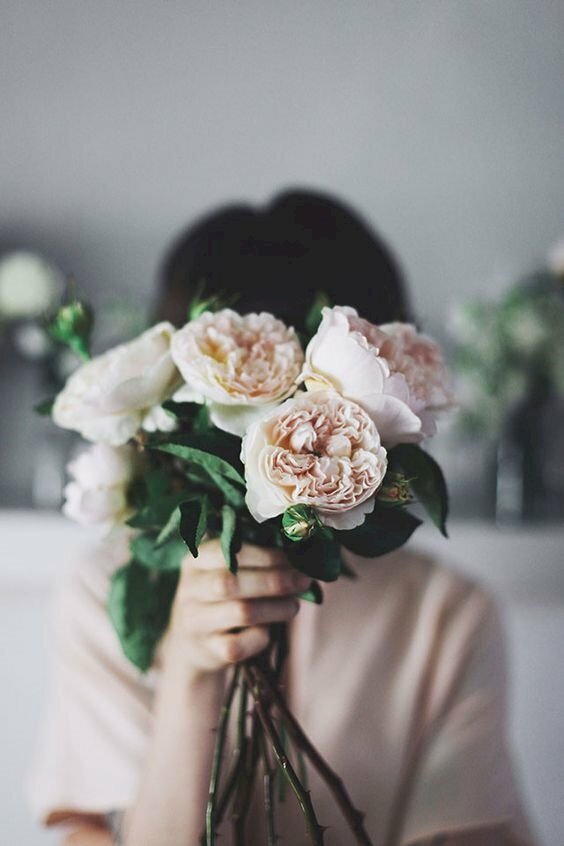 Ảnh nữ với vẻ đẹp che mặt tinh tế