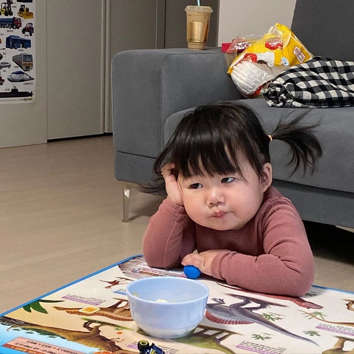 Tổng hợp bức tranh hài hước, dễ thương về em bé Hàn Quốc