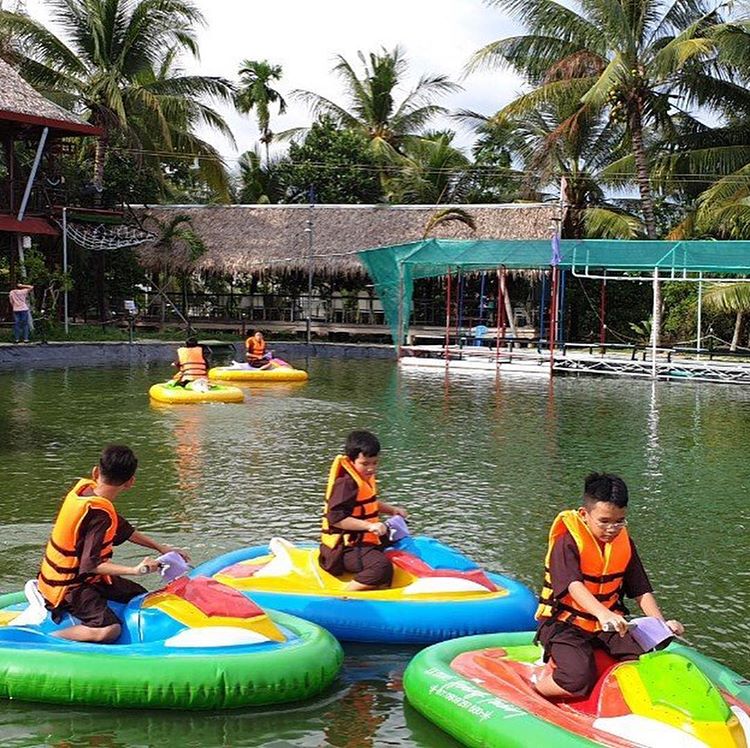 Cuối tuần quẩy tung khu du lịch ven sông Bình Mỹ ở Sài Gòn