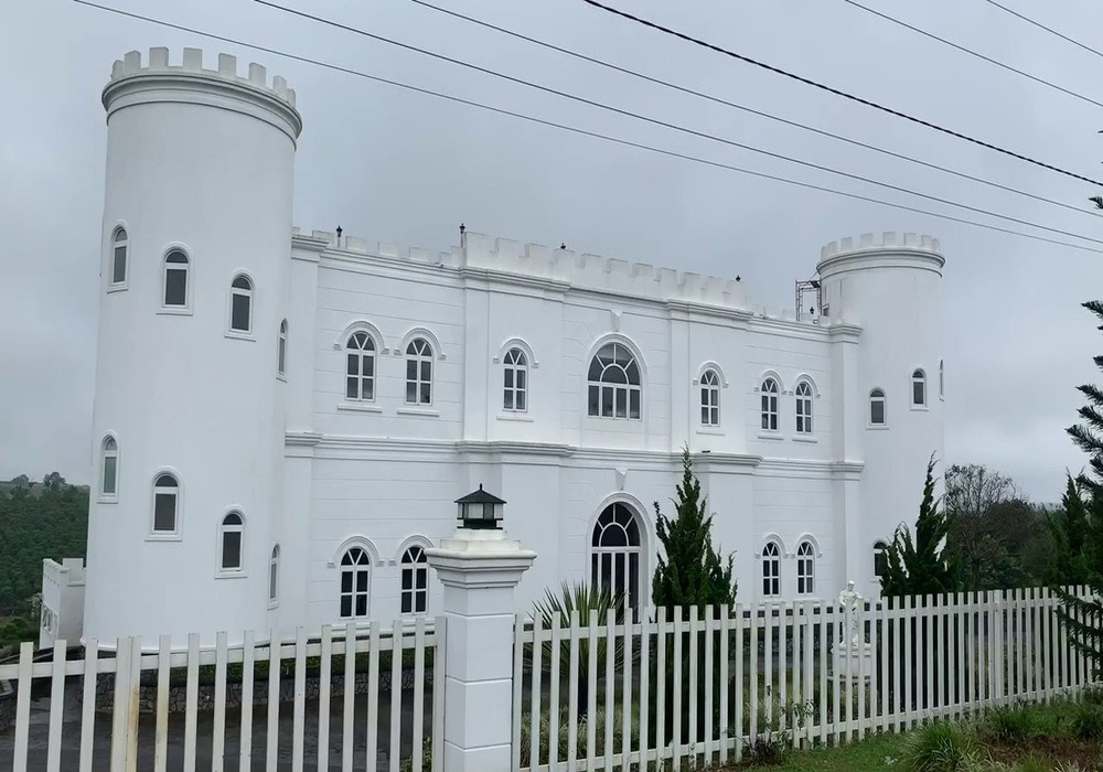 Khám phá vẻ đẹp Lâu Đài Trắng Bảo Lộc