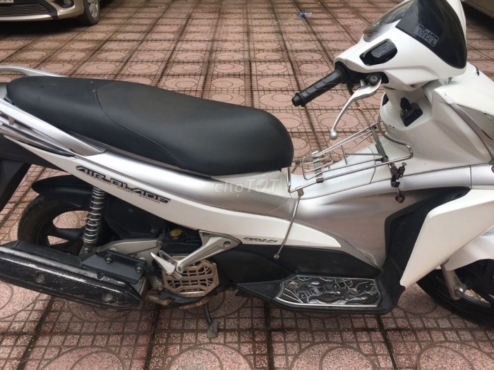 Xe máy Honda Air Blade 2015 chỉ có giá 13 triệu đồng: Hiệu năng vẫn cực
