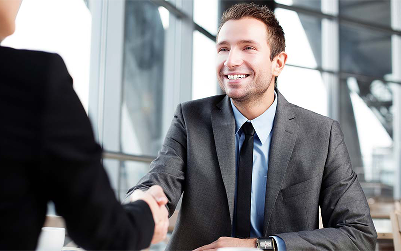 Associate là gì? Tìm hiểu rõ vị trí Associate