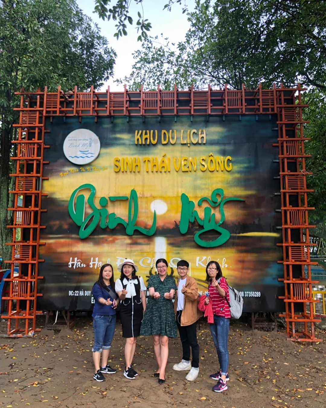 Cuối tuần quẩy tung khu du lịch ven sông Bình Mỹ ở Sài Gòn