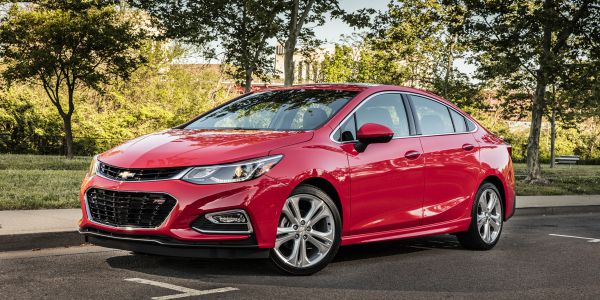 Bảng giá xe ô tô Chevrolet (Thuế) cùng giá lăn bánh tại các khu vực.