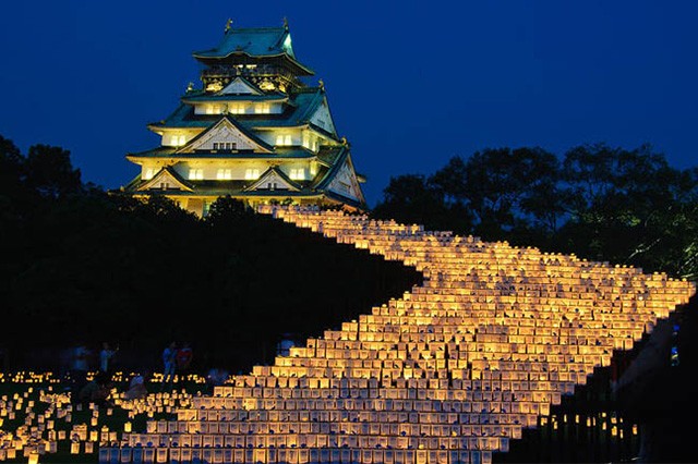 Lâu đài Osaka - Địa điểm ngắm hoa anh đào đẹp nhất tại Nhật Bản
