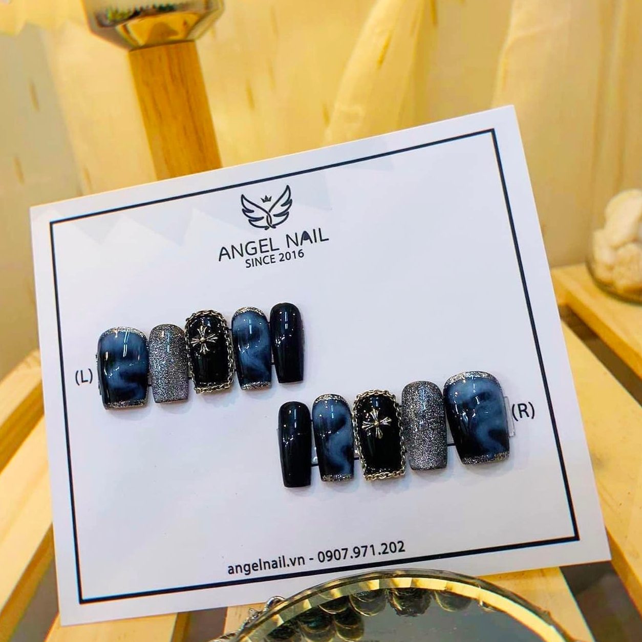 Nail box là gì? Những mẫu thiết kế Nail box đẹp trending