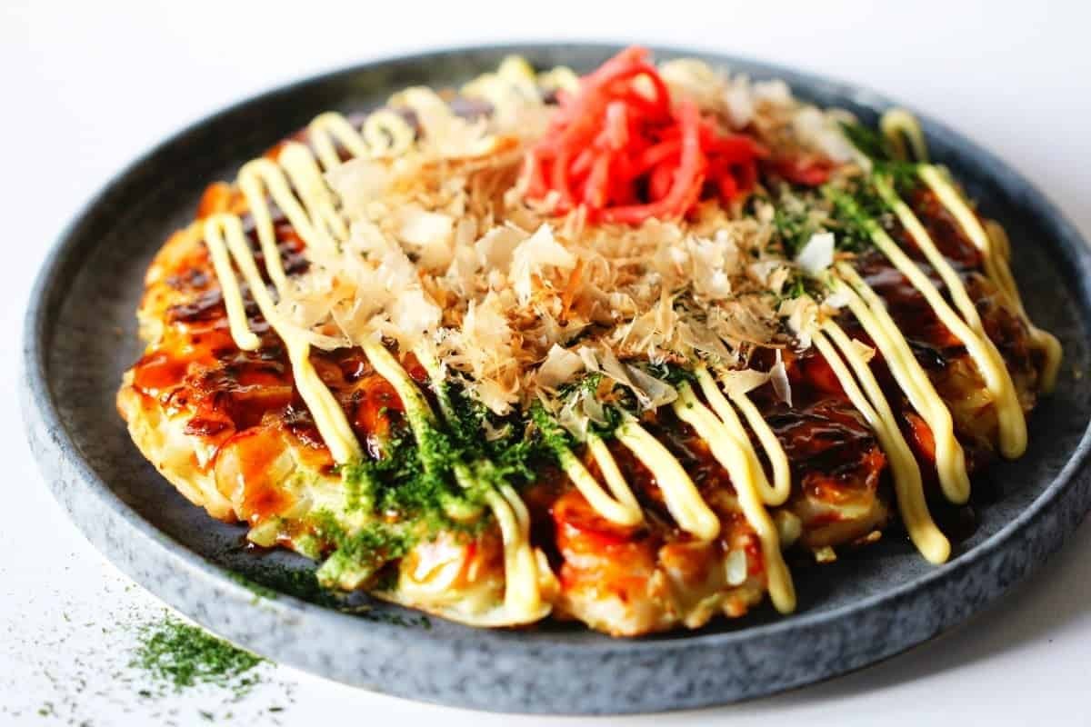Lâu đài Osaka - Địa điểm ngắm hoa anh đào đẹp nhất tại Nhật Bản