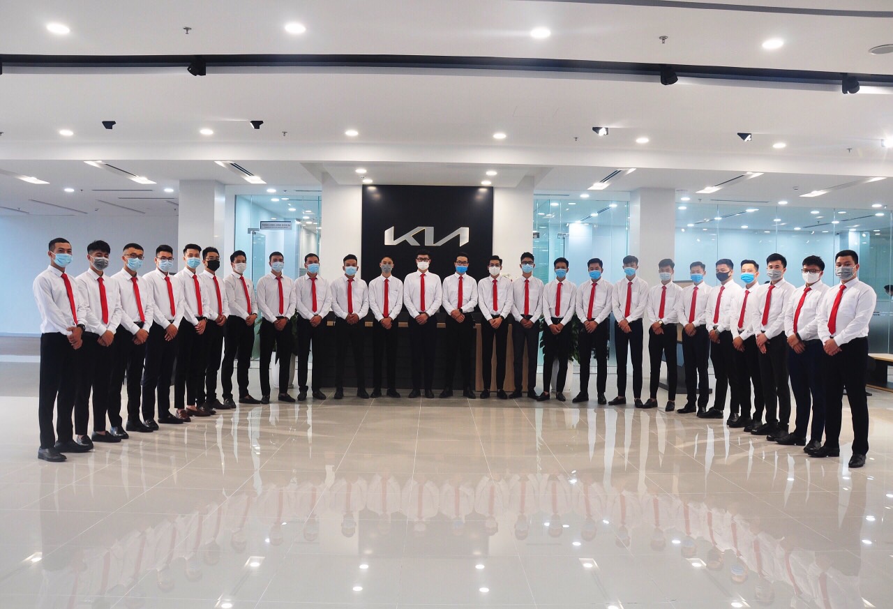 KIA - Mazda Mỹ Đình nổi bật với diện mạo mới