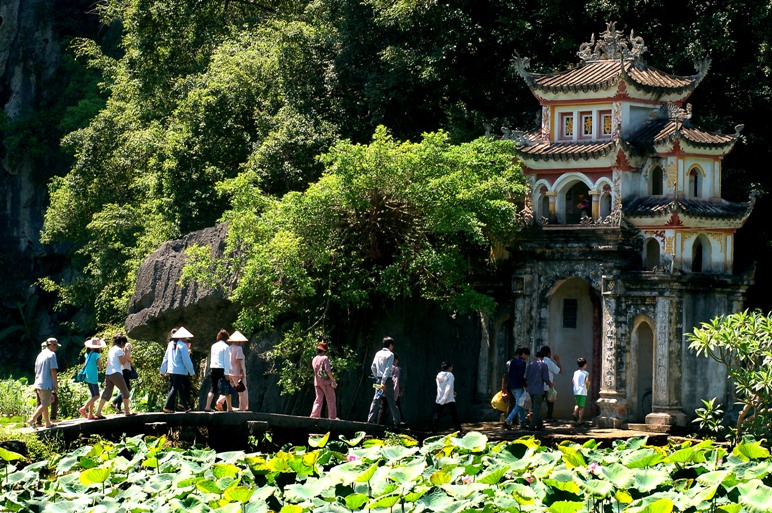 Những ngôi chùa ở Ninh Bình nổi tiếng linh thiêng cập nhật 2024