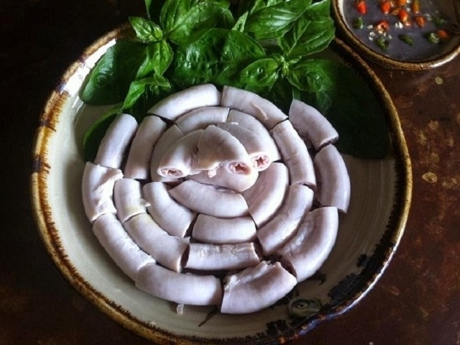 Bí quyết luộc lòng lợn không đắng, trắng giòn