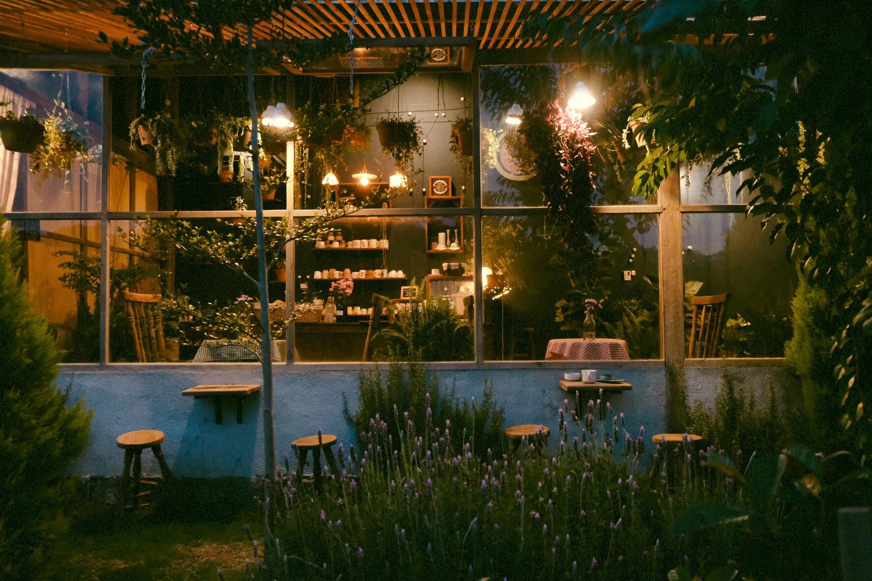 Lạc vào chốn mộng mơ tại cafe Khu Vườn Mùa Hè Đà Lạt