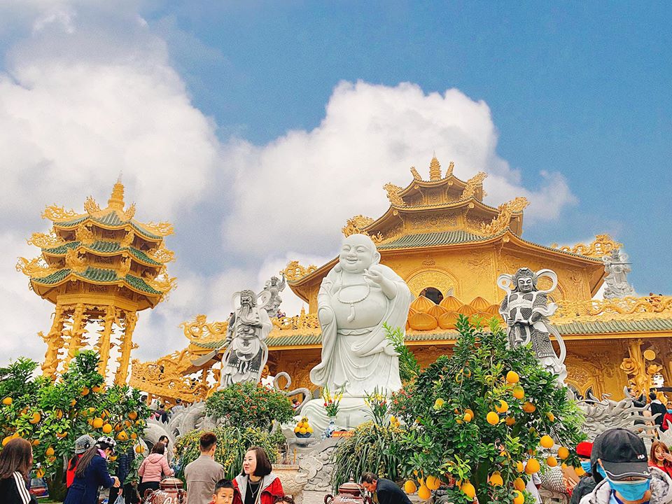 Đầu năm du xuân đến ngay chùa Phúc Lâm - Ngôi chùa dát vàng ngay sát Hà Nội