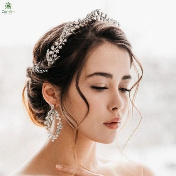 Top 101 kiểu tóc cô dâu đơn giản, đẹp ngây ngất trong ngày trọng đại
