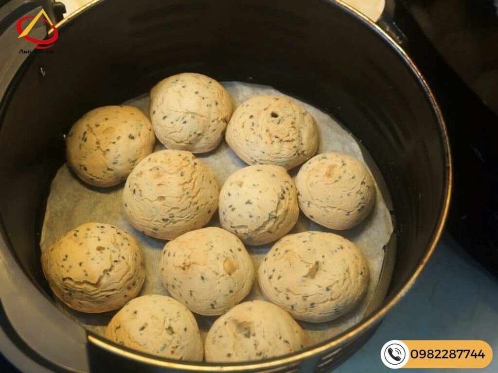 Cách làm bánh mì mè đen Hàn Quốc chuẩn vị xứ kim chi