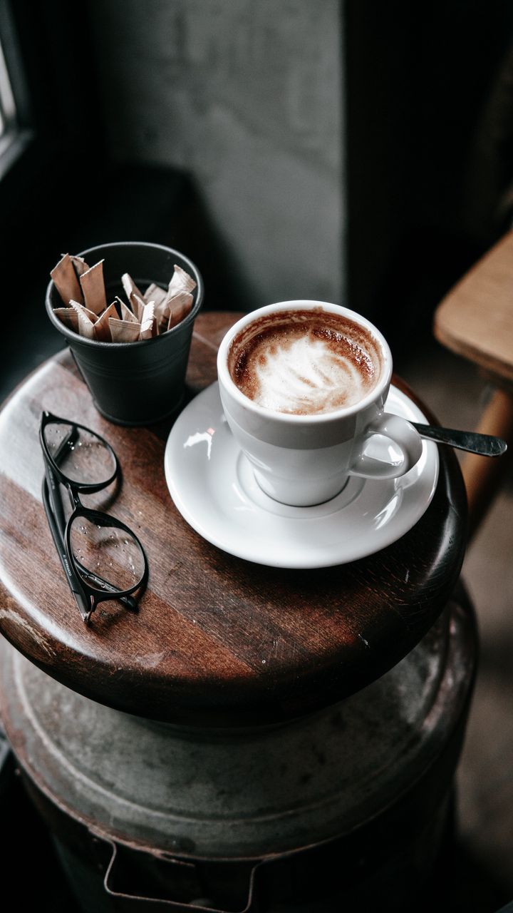 Khám phá vẻ đẹp buồn melancolie qua hình ảnh cafe