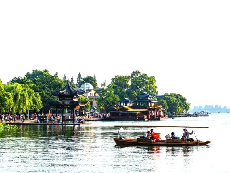 Chiêm ngưỡng vẻ đẹp thơ mộng tựa tiên cảnh của Tây Hồ Hàng Châu
