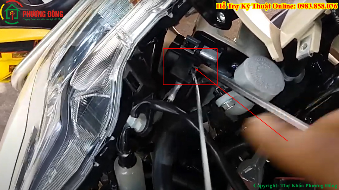 10Cách mở cốp xe Lead khi quên chìa khóa từ đời cũ tới khóa thông minh