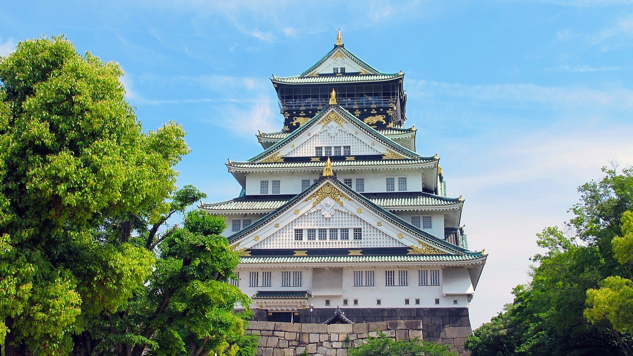 Lâu đài Osaka - Địa điểm ngắm hoa anh đào đẹp nhất tại Nhật Bản