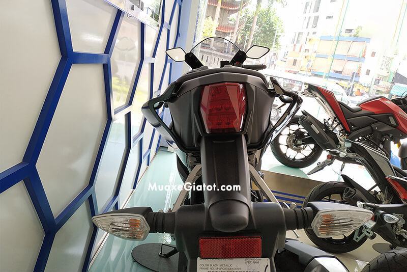 Yamaha YZF-R15 V3 2024: Giá bán mới nhất, Thông số xe