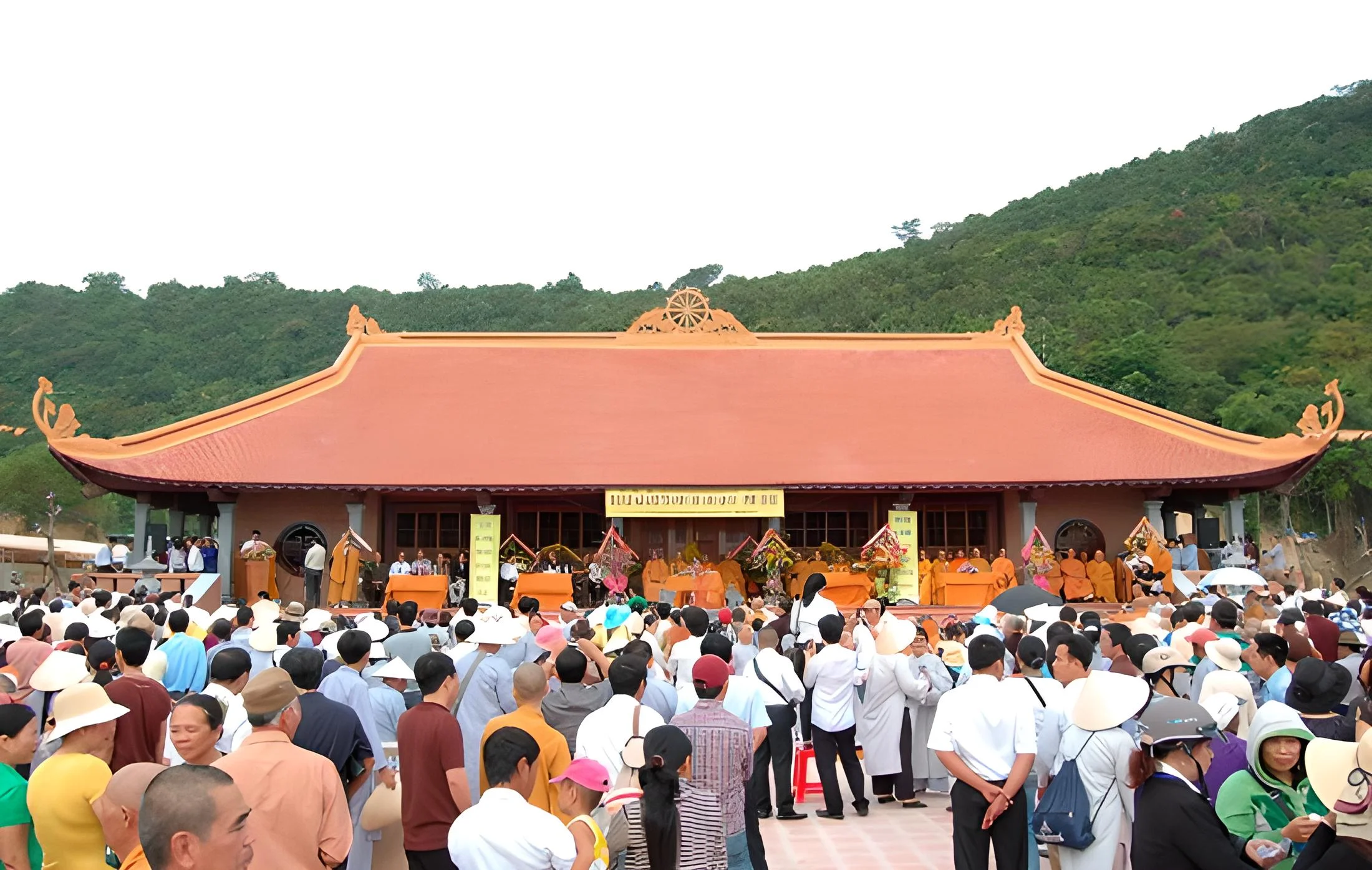 Tham quan chiêm bái địa điểm du lịch tâm linh Thiền viện Trúc Lâm Chùa Hộ Quốc Phú Quốc